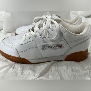 Classic Leather Reebok Sneaker Unisex Size 8